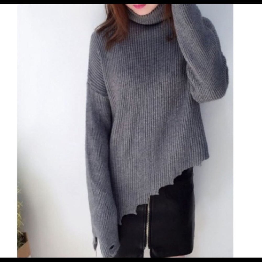 Gray Turtle Neck Sweater like new never worn